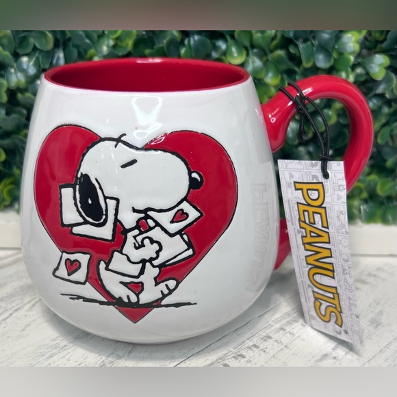 Peanuts Snoopy Valentines Love Letters Ceramic Coffee Mug NEW - Picture 1 of 3